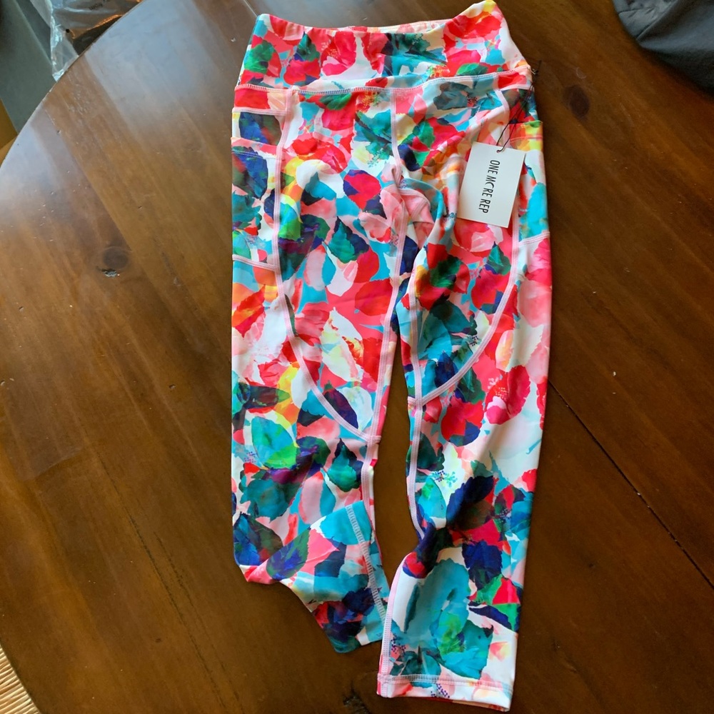 Zyia Active Floral Light N Tight High Rose Capri